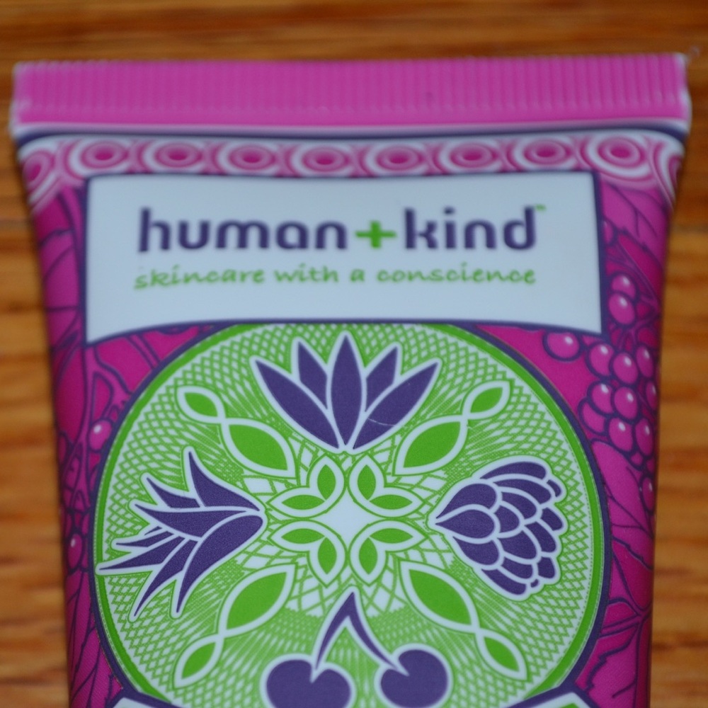 Human + Kind Hand Scrub Elderflower + Raspberry - Picture 4 of 7